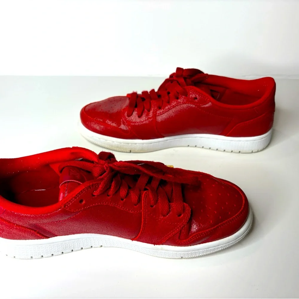Nike Air Jordan 1 Retro Low‎ Women's 8, Eur 39, Red